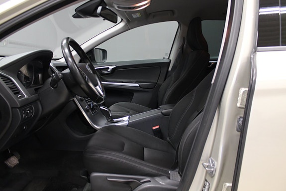 Volvo XC60 7 of 13