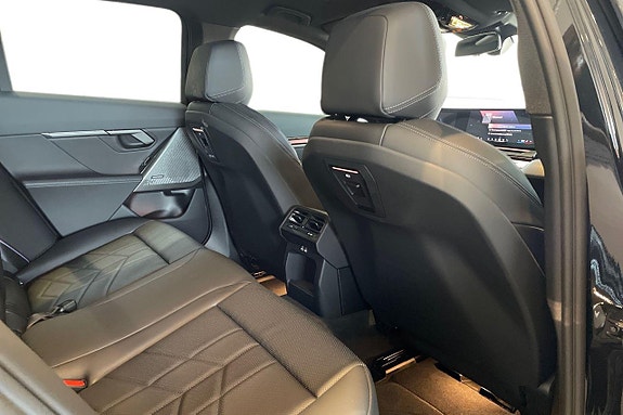 BMW 530e 7 of 16