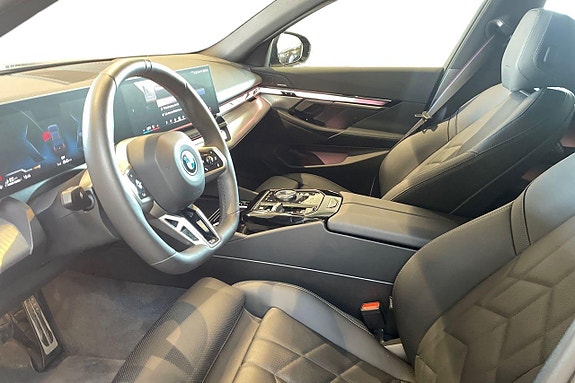 BMW 530e 11 of 16