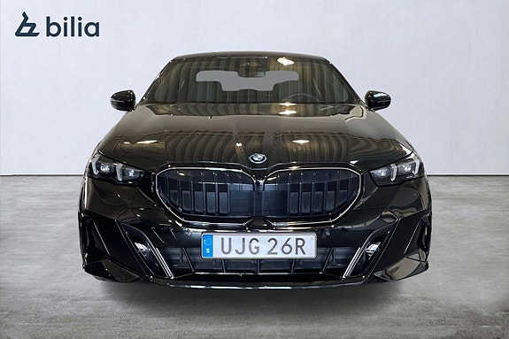 BMW 530e 5 of 16