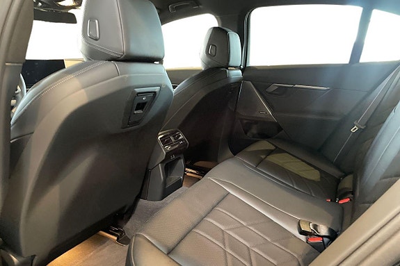 BMW 530e 10 of 16