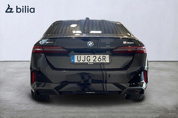 BMW 530e 4 of 16