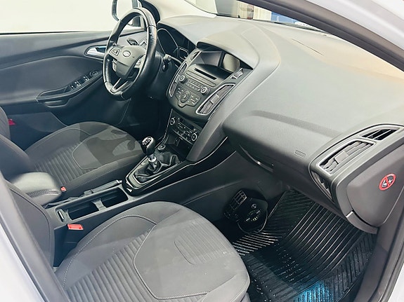 Ford Focus 13 of 21