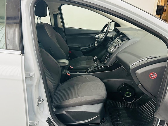 Ford Focus 11 of 21