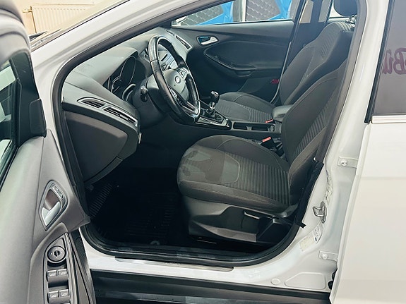 Ford Focus 10 of 21