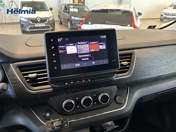 Renault Trafic 12 of 12