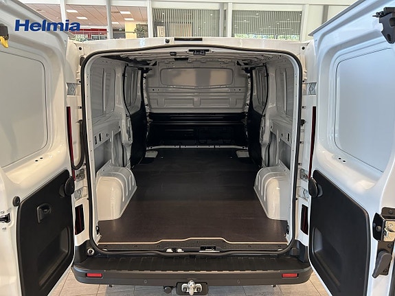 Renault Trafic 11 of 12