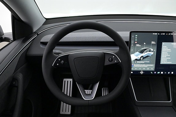 Tesla Model Y 7 of 27