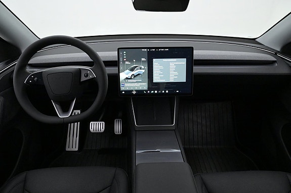 Tesla Model Y 6 of 27