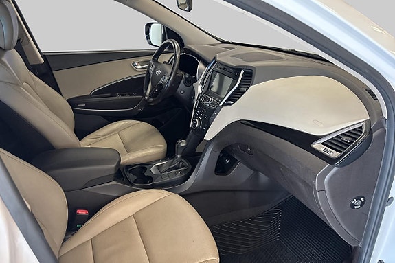 Hyundai Santa Fe 4 of 8