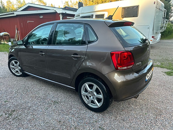 Volkswagen Polo 2 of 9