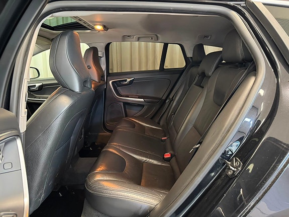 Volvo V60 25 of 29