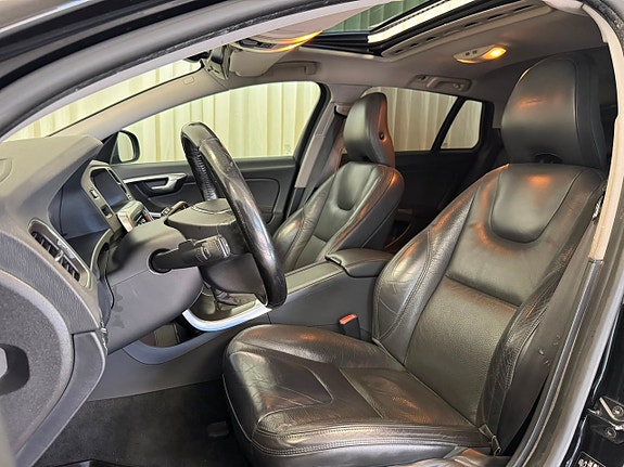 Volvo V60 8 of 29