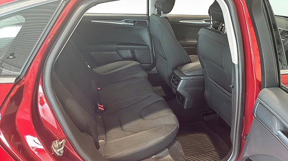 Ford Mondeo 5 of 12