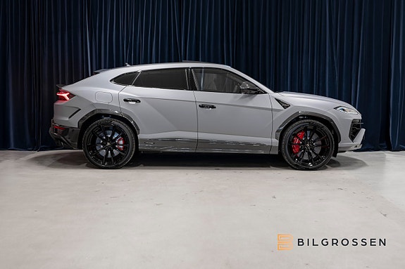 Lamborghini Urus 6 of 26