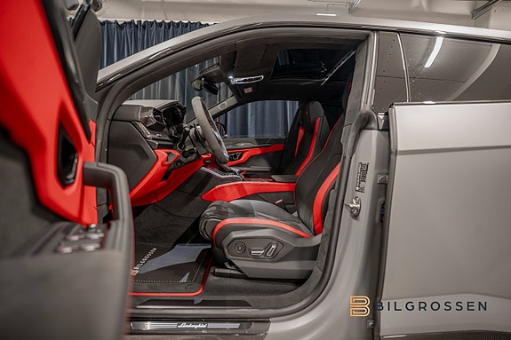 Lamborghini Urus 17 of 26