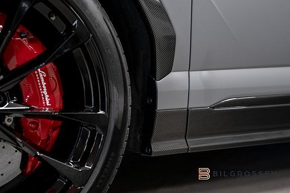 Lamborghini Urus 13 of 26