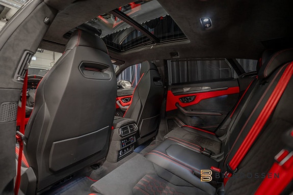 Lamborghini Urus 18 of 26