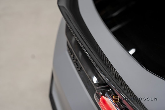 Lamborghini Urus 11 of 26