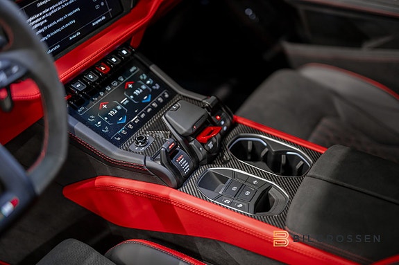 Lamborghini Urus 21 of 26