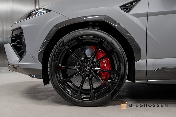 Lamborghini Urus 14 of 26