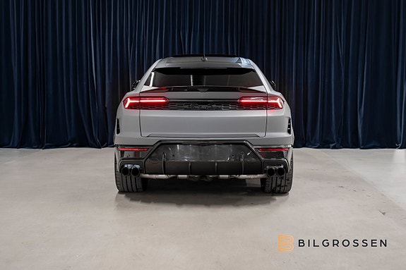 Lamborghini Urus 4 of 26