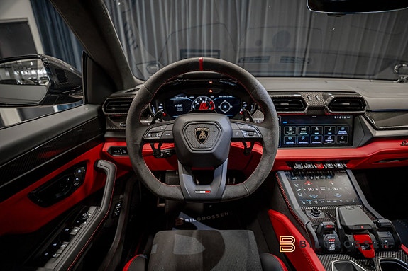 Lamborghini Urus 19 of 26
