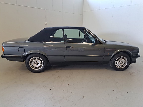BMW 325i 5 of 13