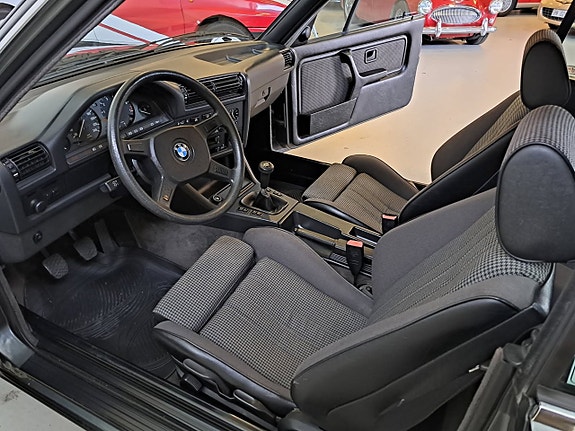 BMW 325i 8 of 13