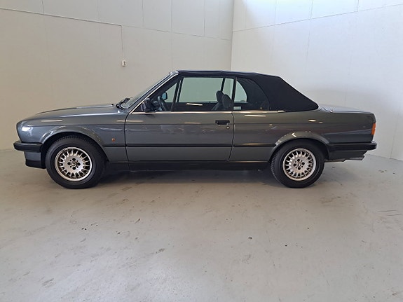 BMW 325i 3 of 13