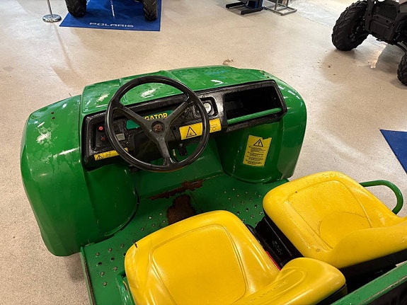 John Deere e Gator Lithium electric 7 of 8