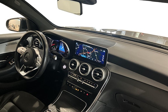 Mercedes-Benz GLC300 e 10 of 13
