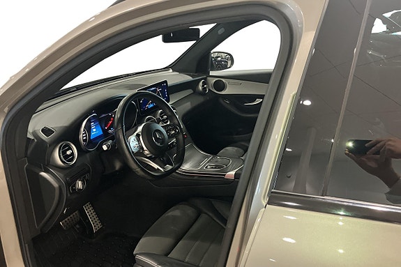 Mercedes-Benz GLC300 e 6 of 13