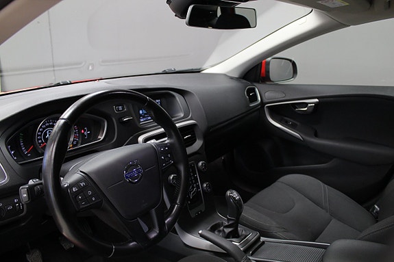 Volvo V40 9 of 13