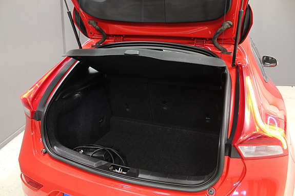 Volvo V40 7 of 13