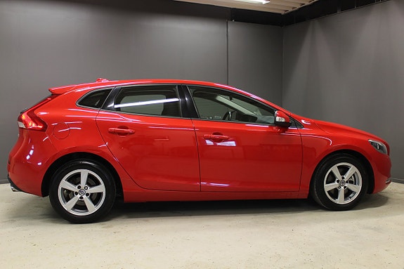 Volvo V40 6 of 13