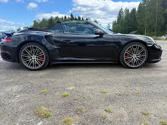 Porsche 911 Turbo 3 of 9