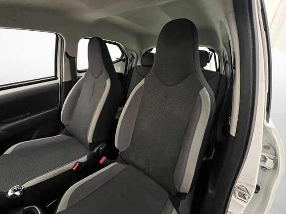 Toyota Aygo 12 of 24