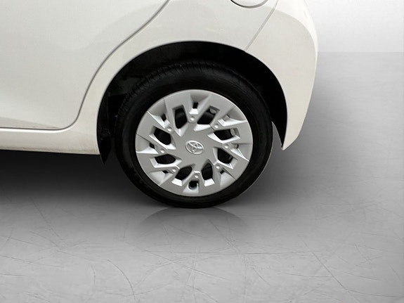 Toyota Aygo 22 of 24