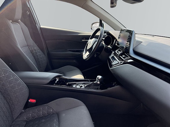 Toyota C-HR 6 of 10