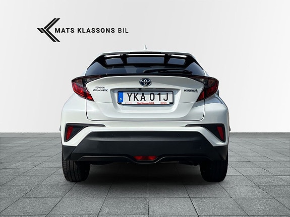 Toyota C-HR 4 of 10