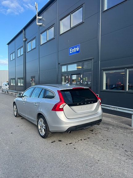 Volvo V60 3 of 6