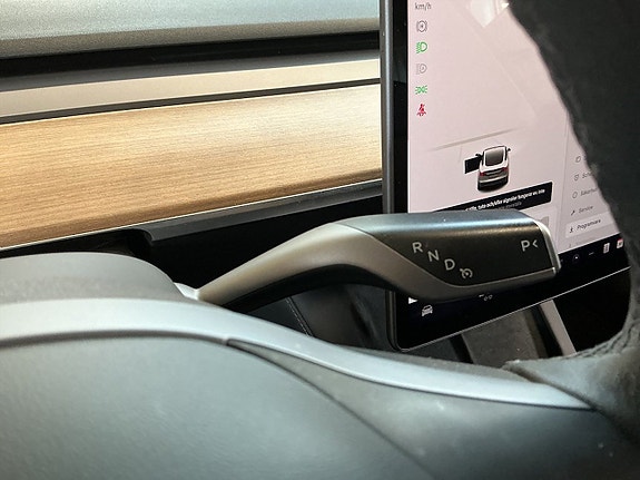 Tesla Model 3 11 of 14