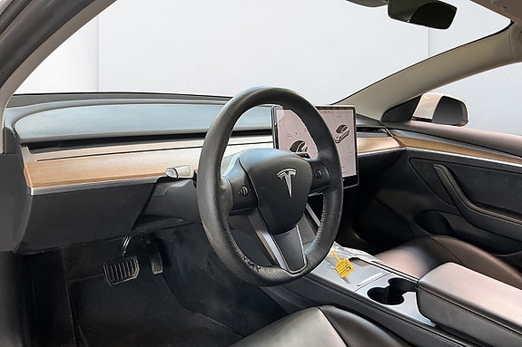 Tesla Model 3 8 of 14