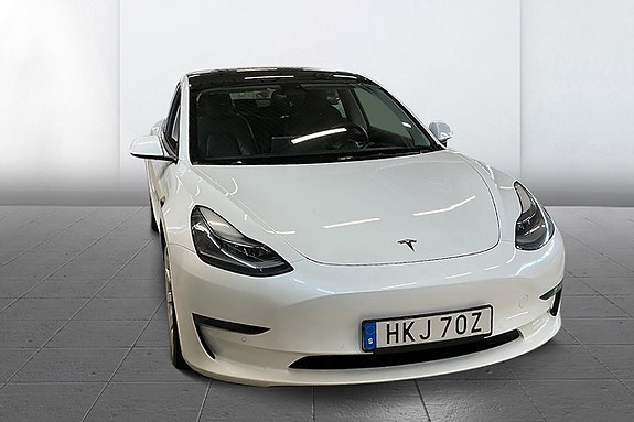 Tesla Model 3 4 of 14