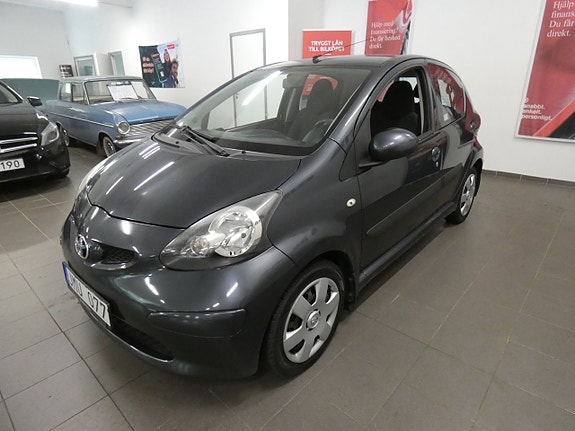Toyota Aygo 3 of 17