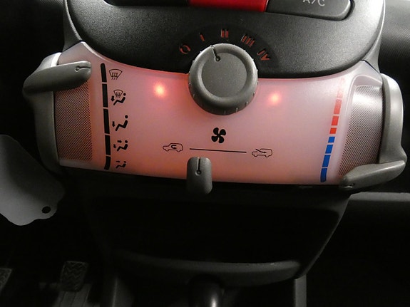 Toyota Aygo 11 of 17