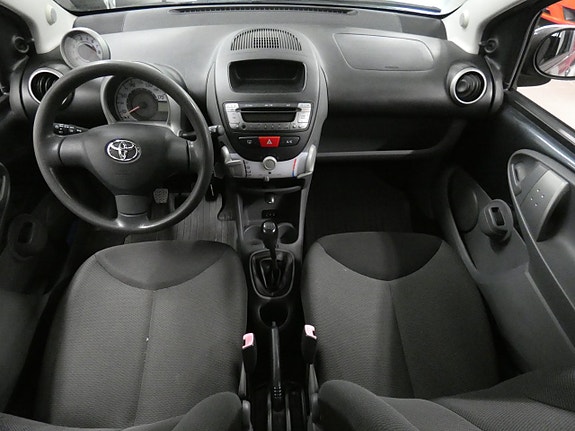 Toyota Aygo 13 of 17