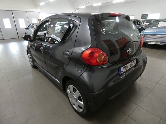 Toyota Aygo 4 of 17