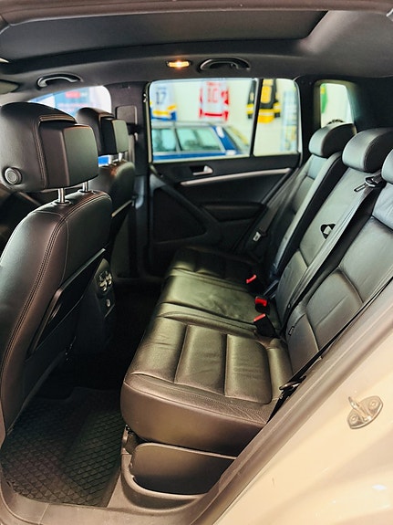 Volkswagen Tiguan 14 of 21